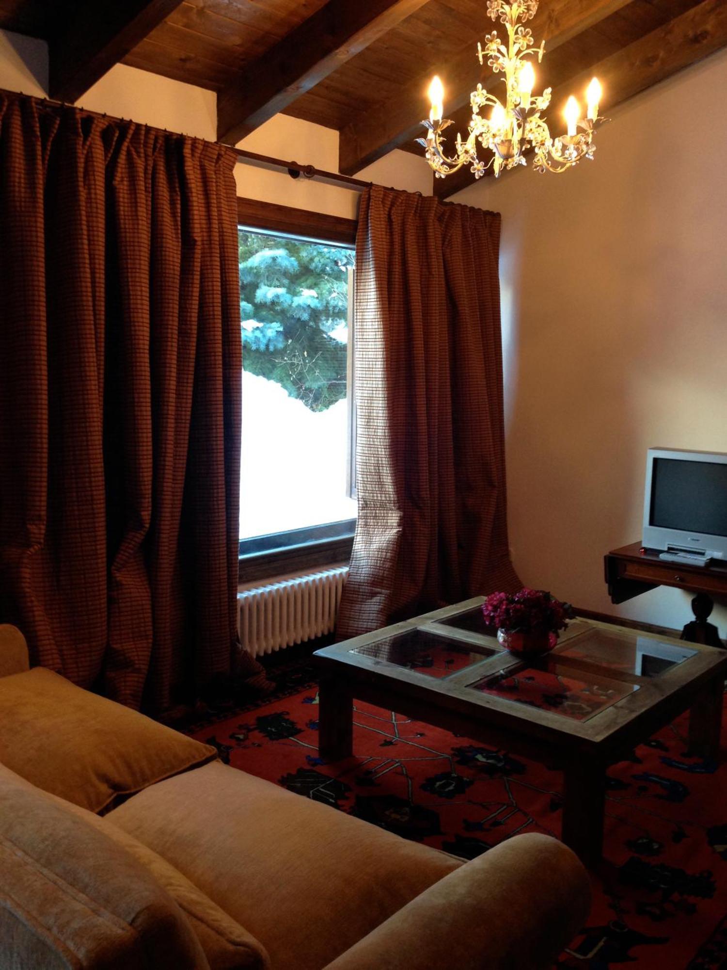 Besiberri Hotel Arties Buitenkant foto